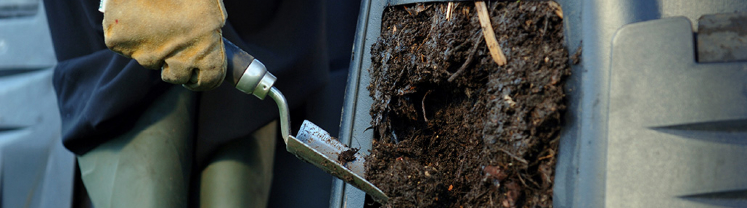 Home compost bin