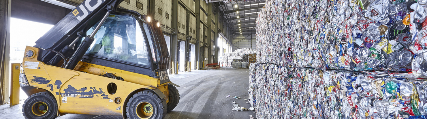 Bailed aluminium cans